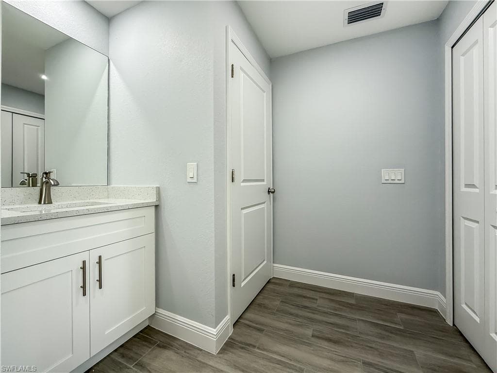2955 Dunbar AVE Apt B, FORT MYERS FL 33916-14