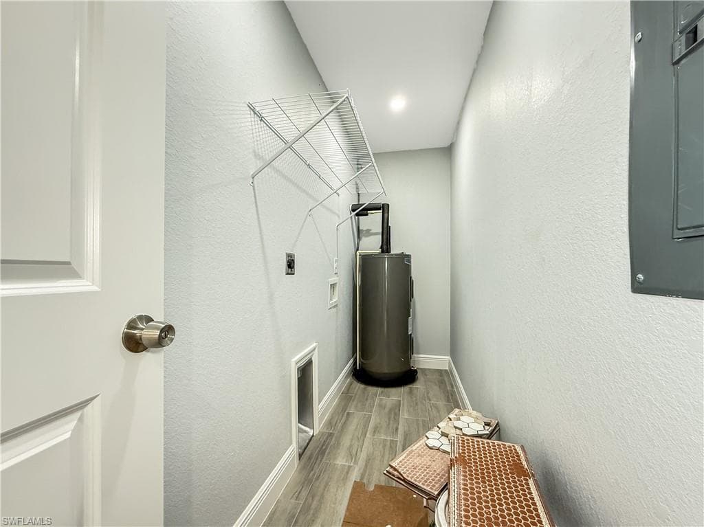 2955 Dunbar AVE Apt B, FORT MYERS FL 33916-18