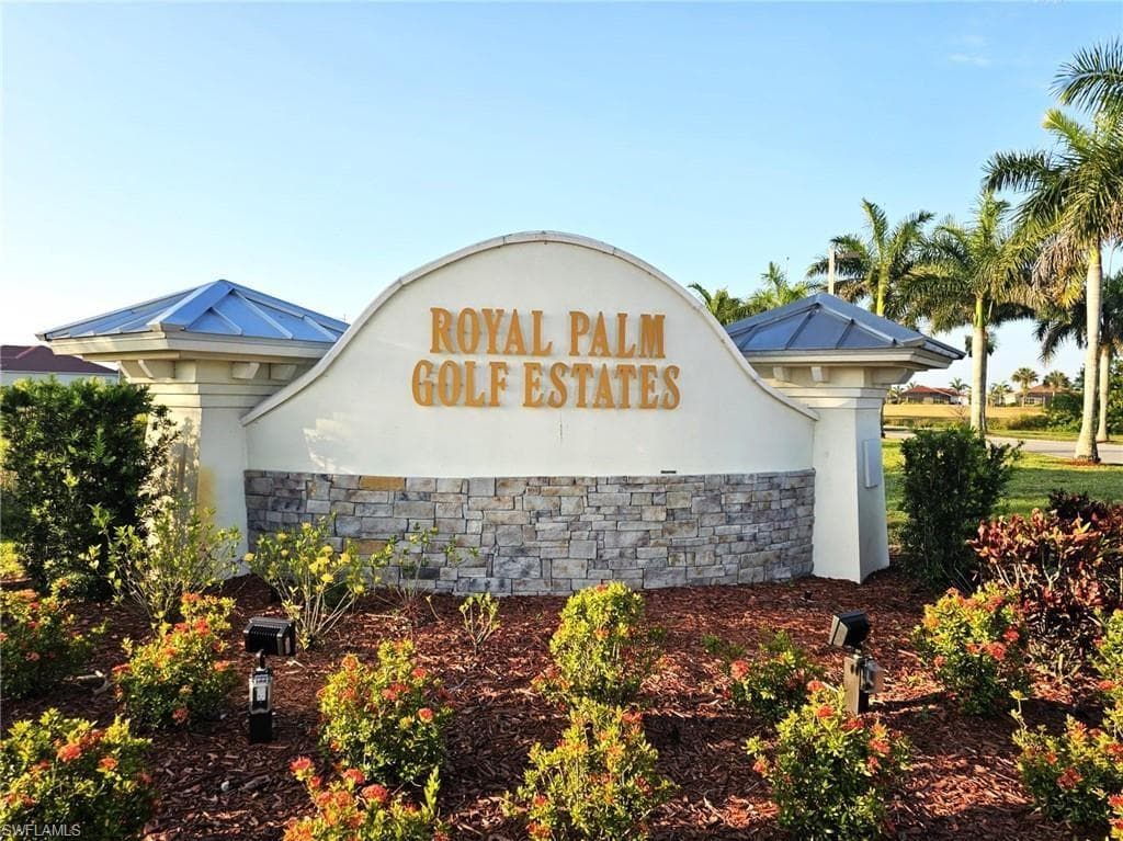 18001 Bluewater DR, NAPLES FL 34114-2