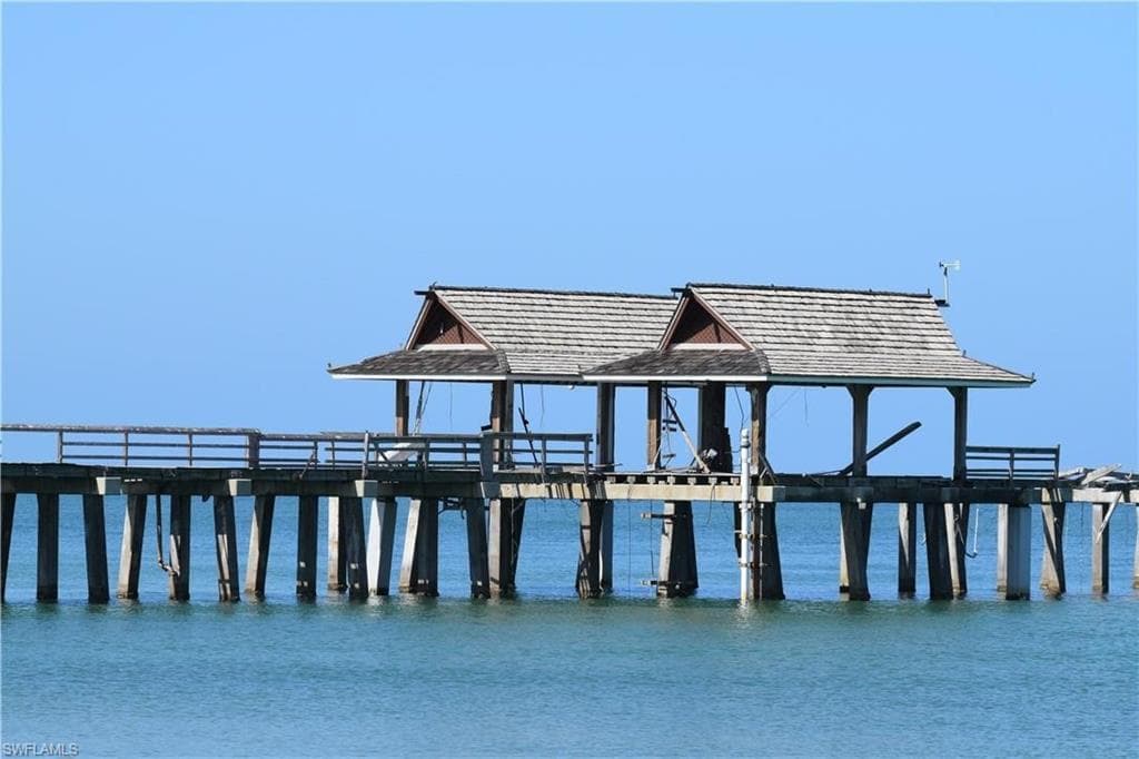 18001 Bluewater DR, NAPLES FL 34114-10