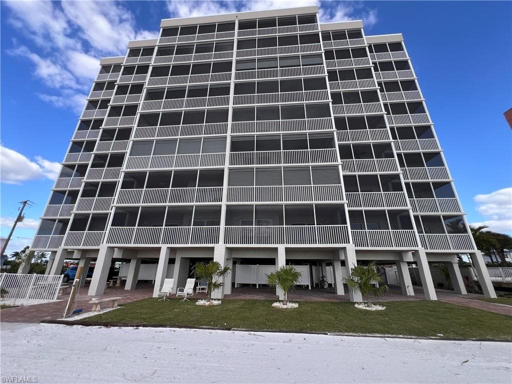 500 Estero BLVD 195-2