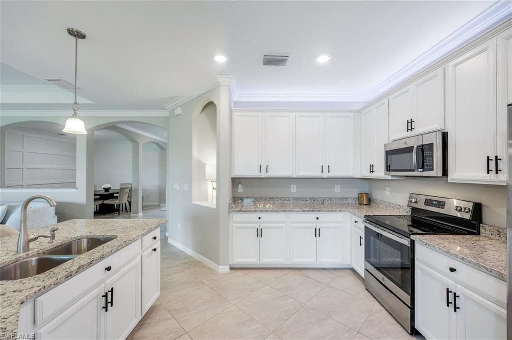 19302 Elston WAY, ESTERO FL 33928-9