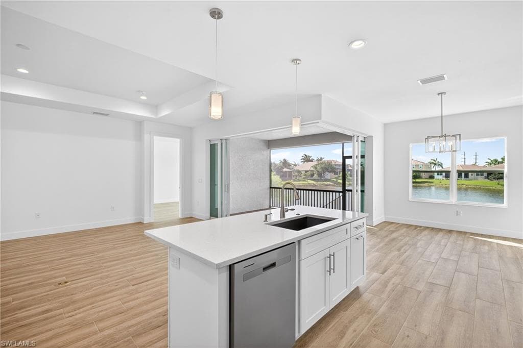 8613 Banyan Bay BLVD-16
