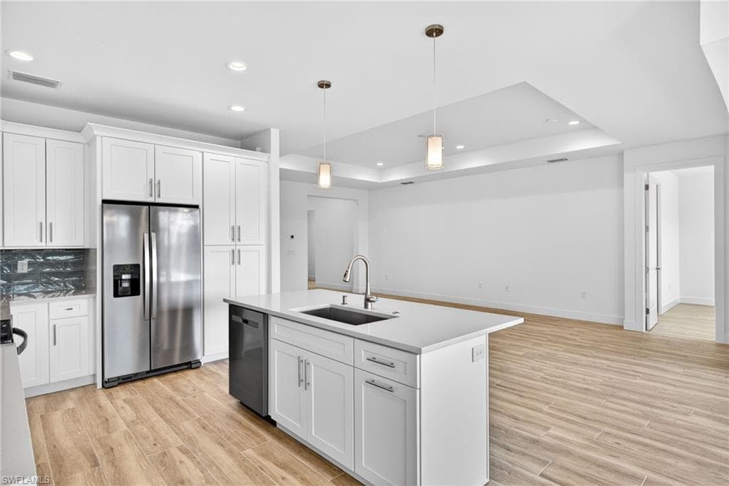 8613 Banyan Bay BLVD-15