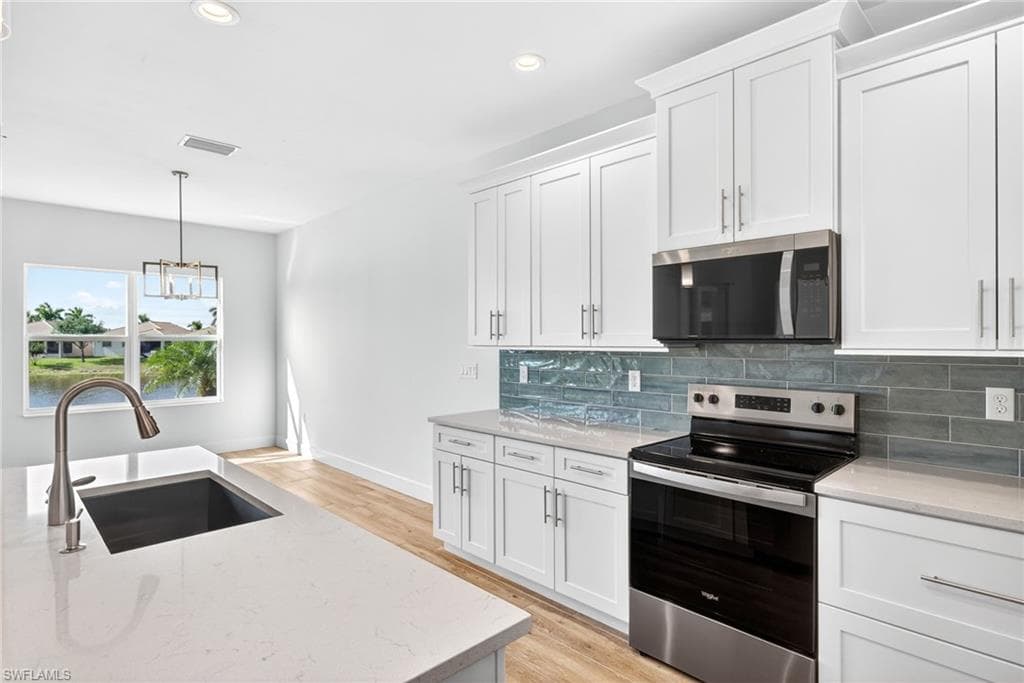 8613 Banyan Bay BLVD-13