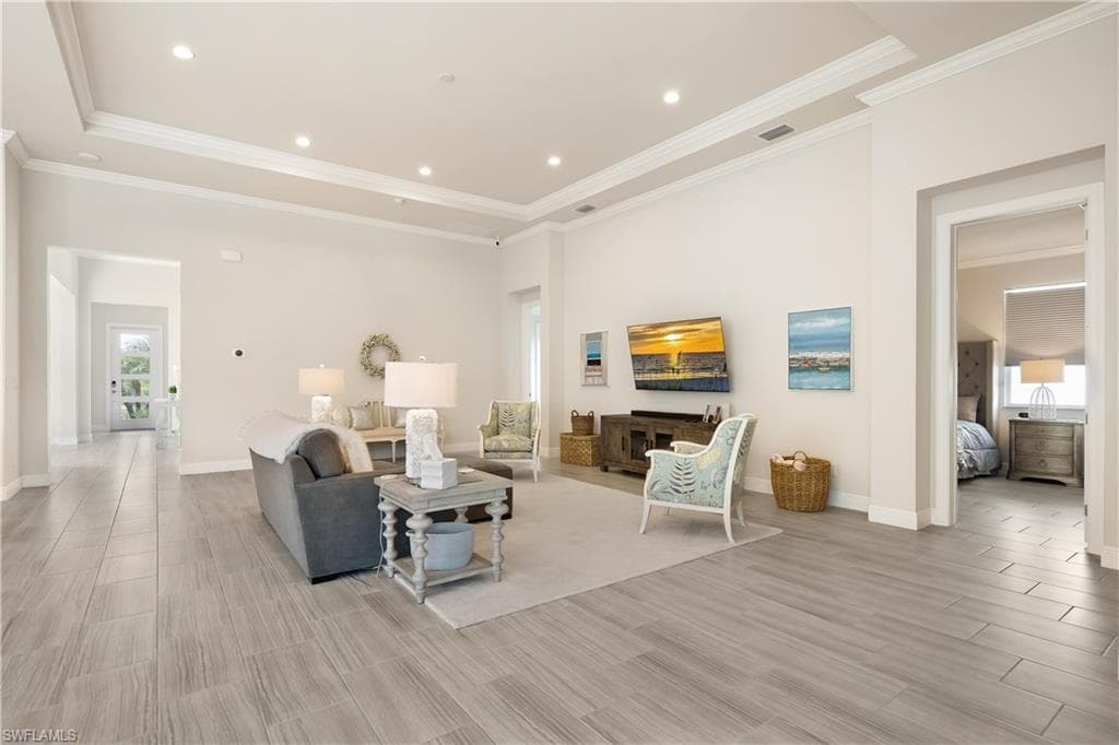 8999 Redonda DR, NAPLES FL 34114-7