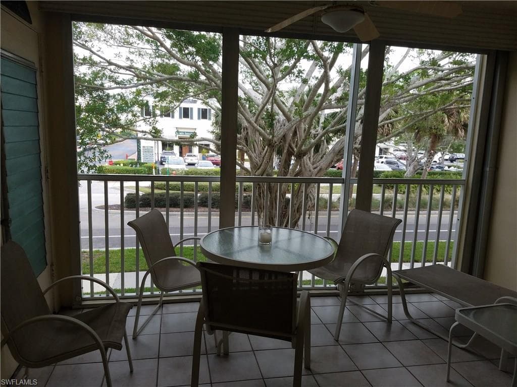 216 Banyan BLVD # 216, NAPLES FL 34102-7