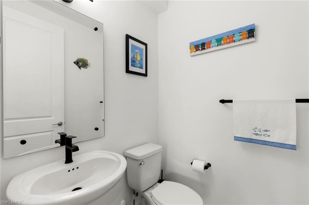 7480 Rockefeller DR, NAPLES FL 34119-21