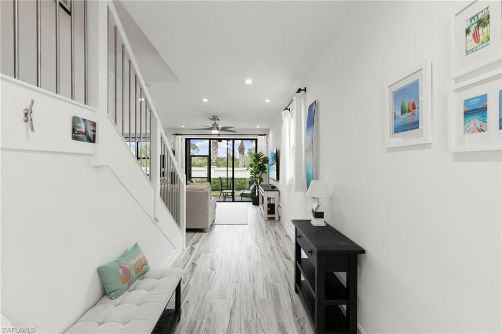 7480 Rockefeller DR, NAPLES FL 34119-2