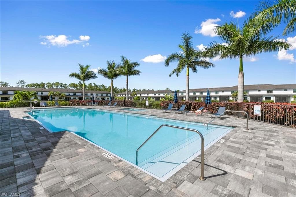 7480 Rockefeller DR, NAPLES FL 34119-27