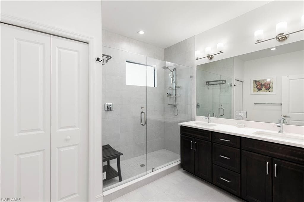 7480 Rockefeller DR, NAPLES FL 34119-14