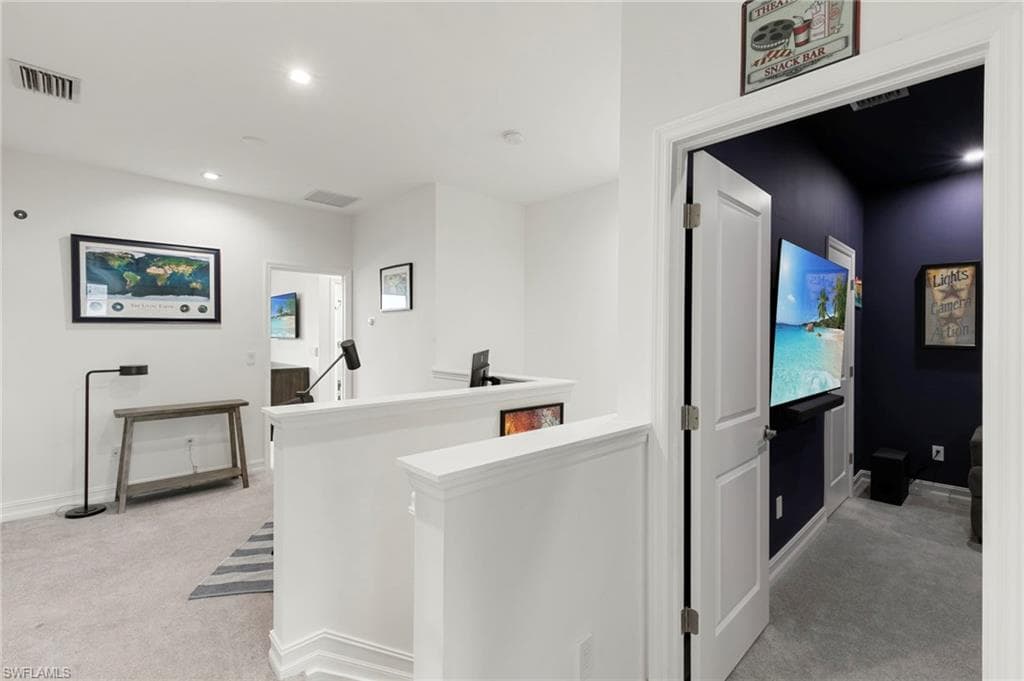 7480 Rockefeller DR, NAPLES FL 34119-10