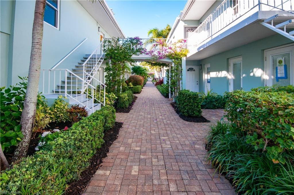 641 12th AVE S # 641, NAPLES FL 34102-15