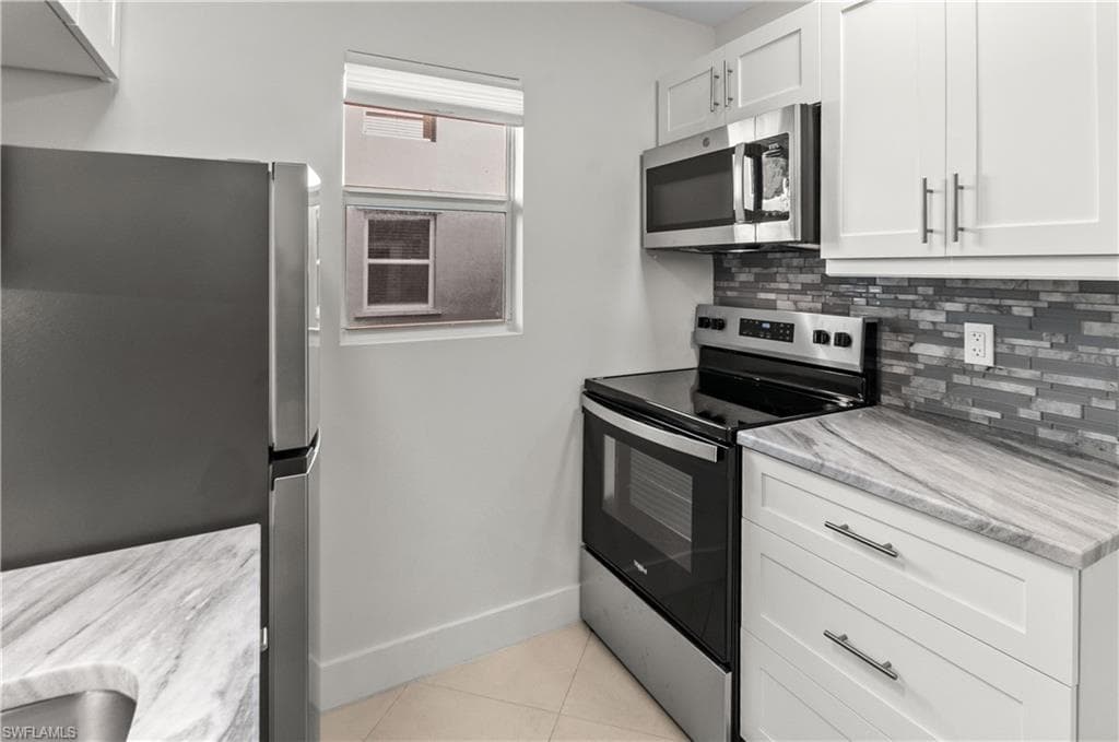 641 12th AVE S # 641, NAPLES FL 34102-2