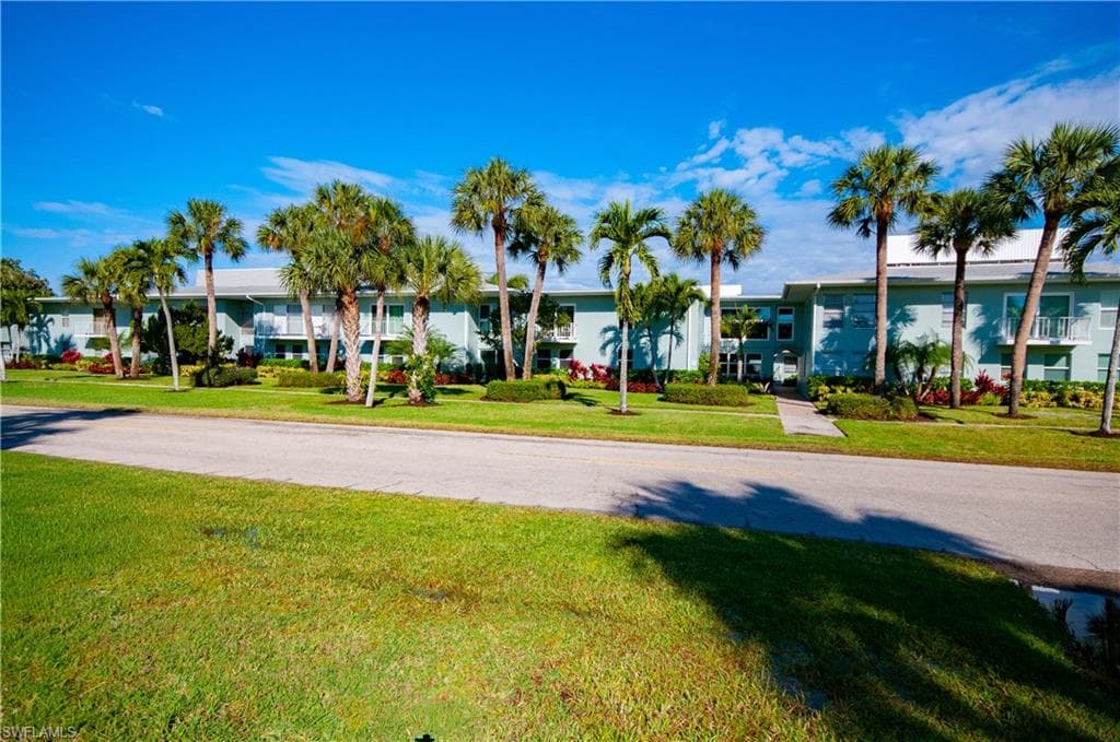641 12th AVE S # 641, NAPLES FL 34102-18