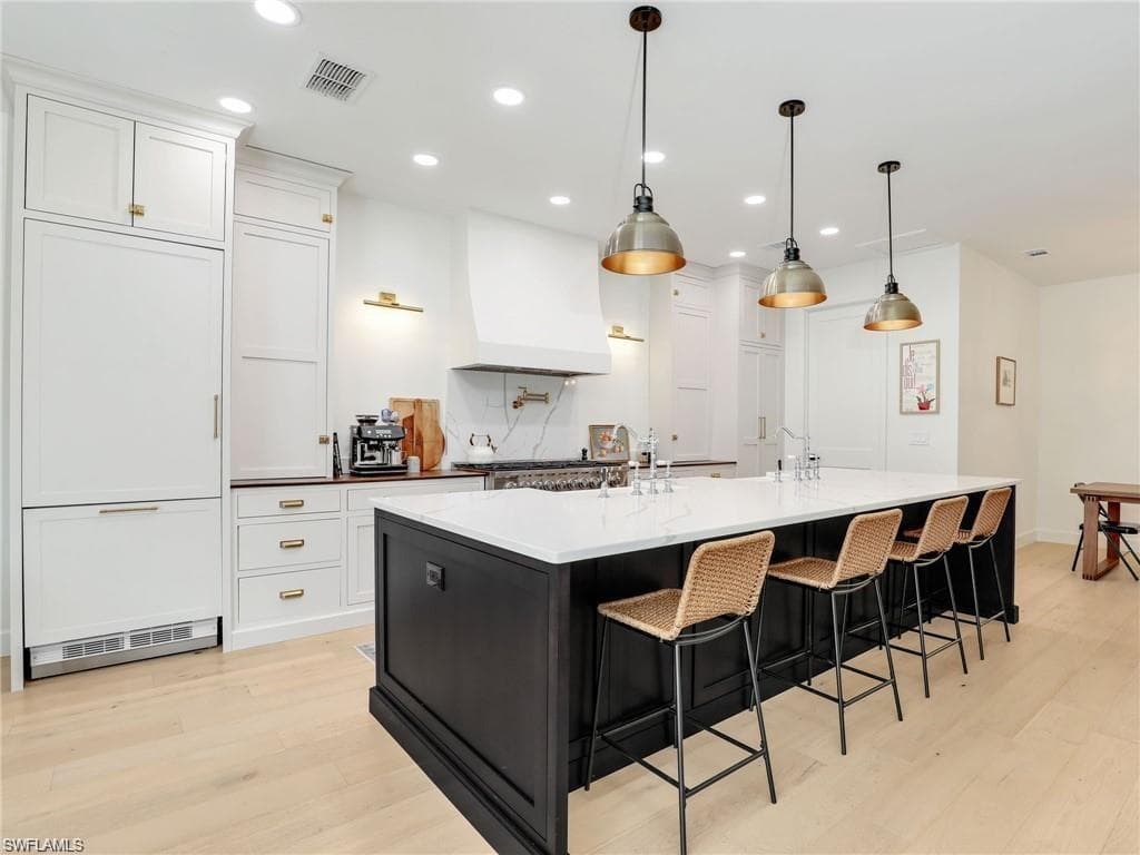 8850 Springwood CT-22