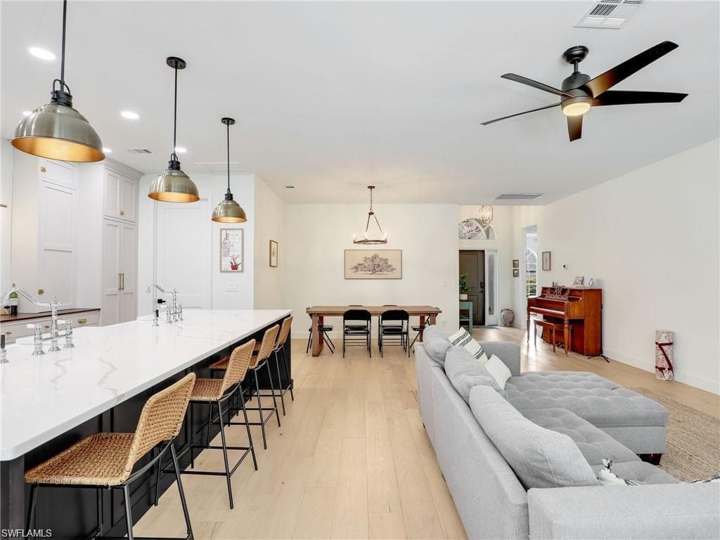 8850 Springwood CT-20