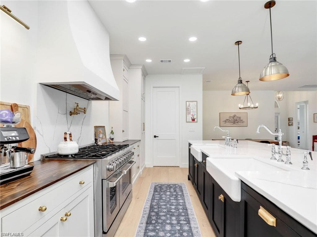 8850 Springwood CT-25