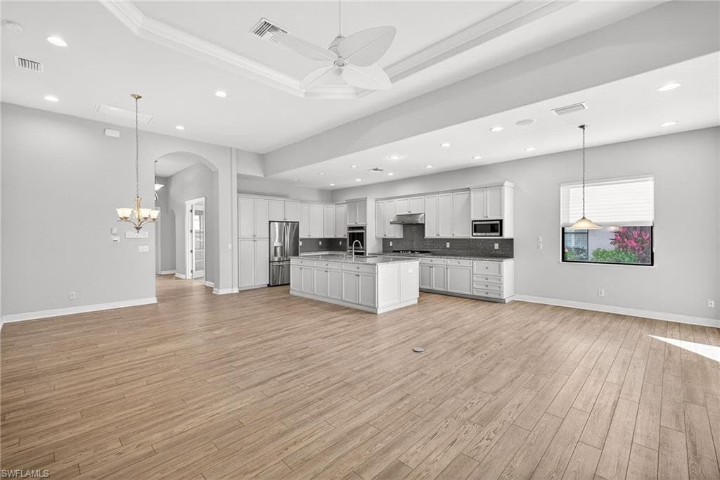 23265 Salinas WAY, BONITA SPRINGS FL 34135-3