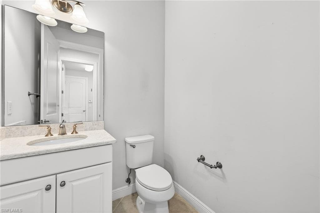 23265 Salinas WAY, BONITA SPRINGS FL 34135-20