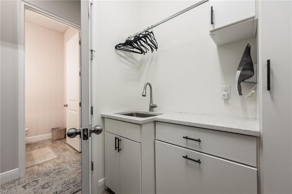 3509 Pilot CIR, NAPLES FL 34120-32
