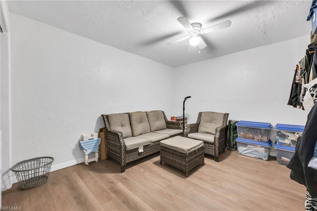 2772 Riverview DR, NAPLES FL 34112-22