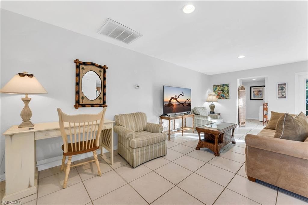 2772 Riverview DR, NAPLES FL 34112-6