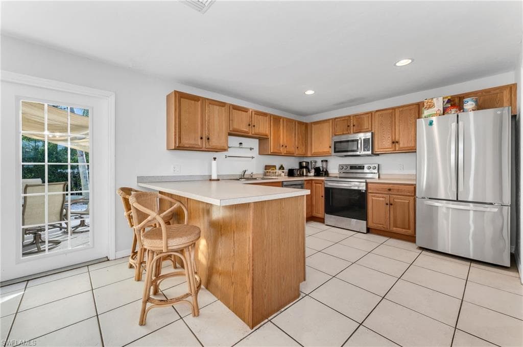 2772 Riverview DR, NAPLES FL 34112-10