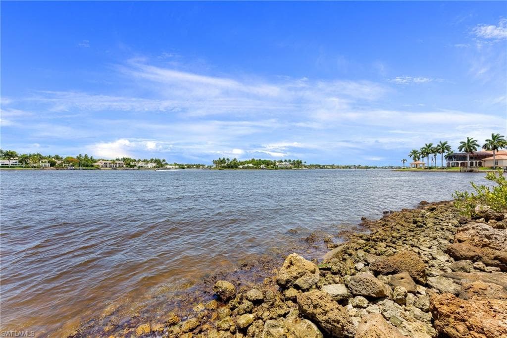 2772 Riverview DR, NAPLES FL 34112-28