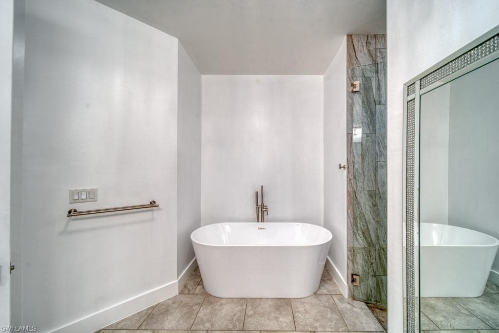 1528 NW 24th PL-22