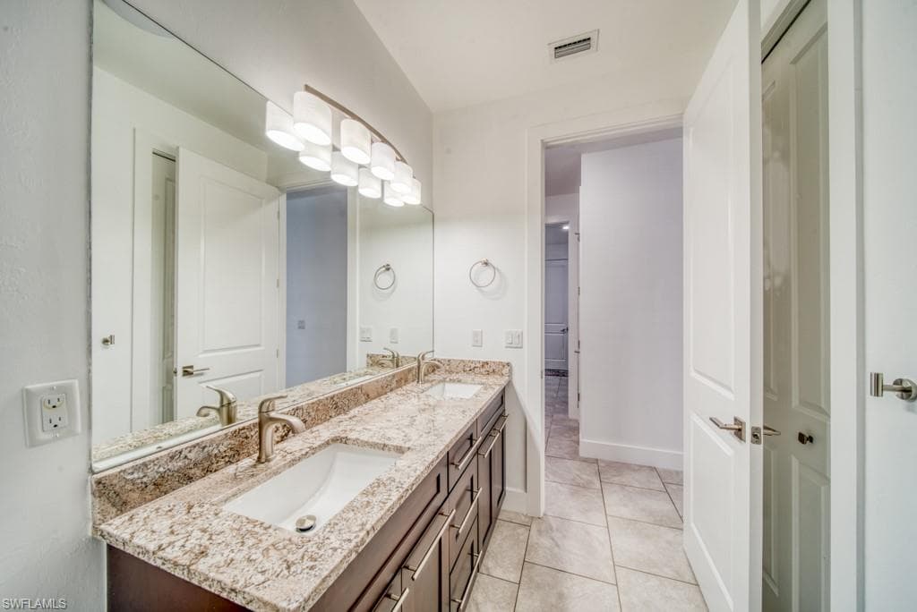 1528 NW 24th PL-27