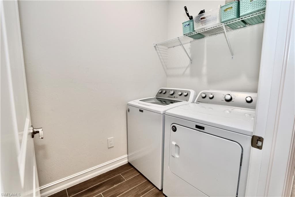 7352 Rockefeller DR, NAPLES FL 34119-22