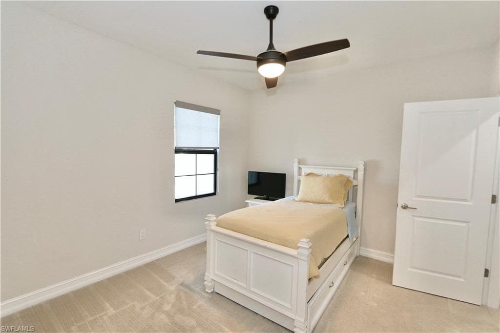 7352 Rockefeller DR, NAPLES FL 34119-16