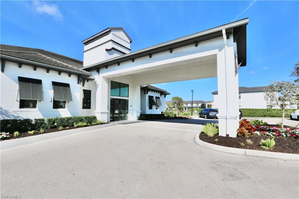 7352 Rockefeller DR, NAPLES FL 34119-31