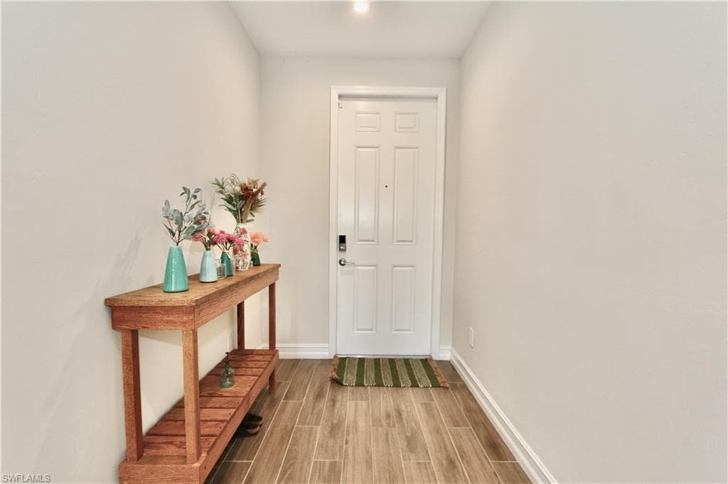 7352 Rockefeller DR, NAPLES FL 34119-4