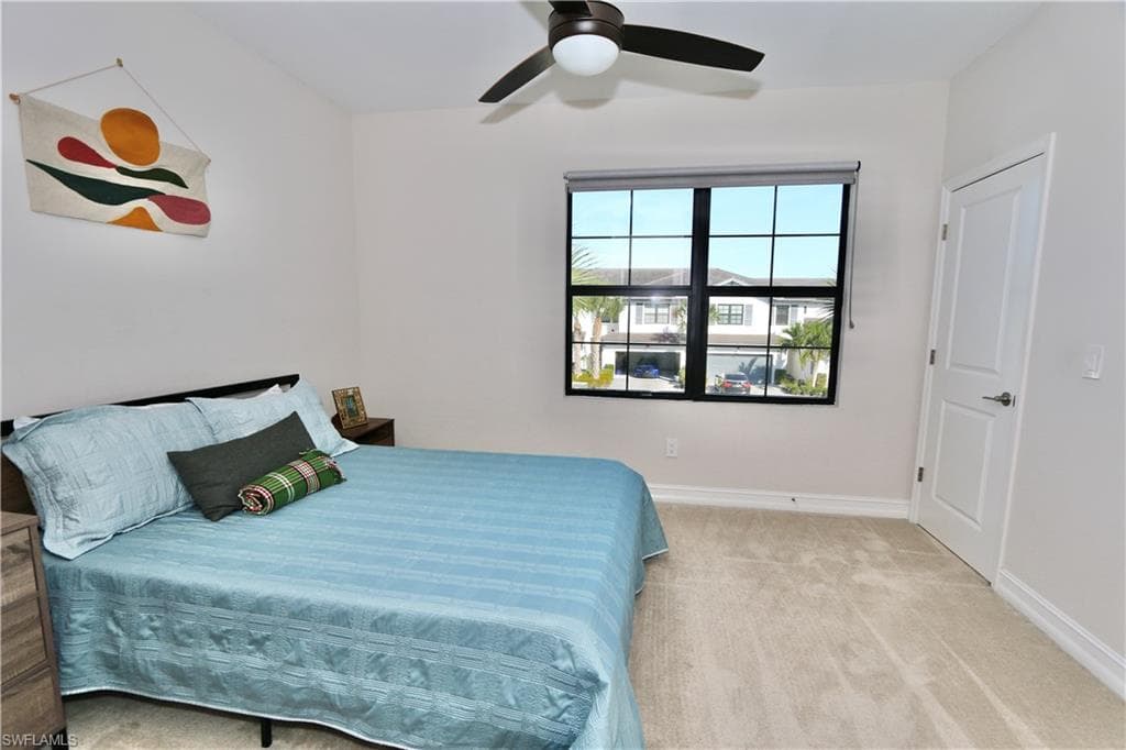 7352 Rockefeller DR, NAPLES FL 34119-19