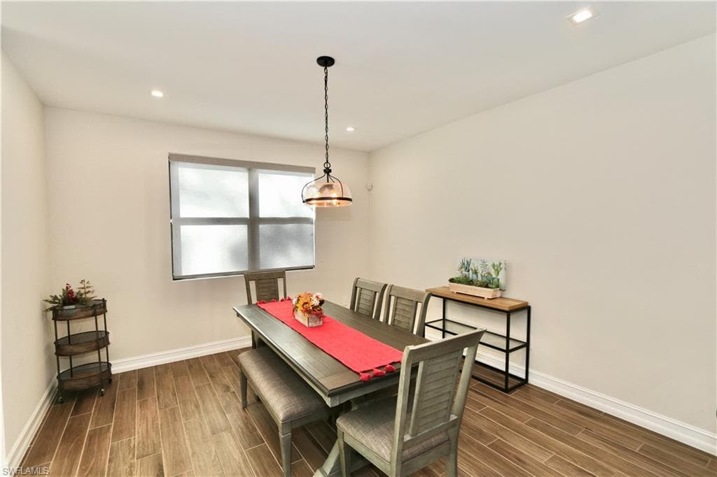 7352 Rockefeller DR, NAPLES FL 34119-8