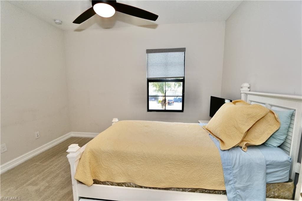 7352 Rockefeller DR, NAPLES FL 34119-17