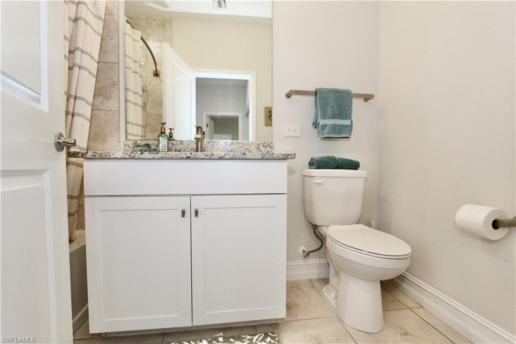 7352 Rockefeller DR, NAPLES FL 34119-18