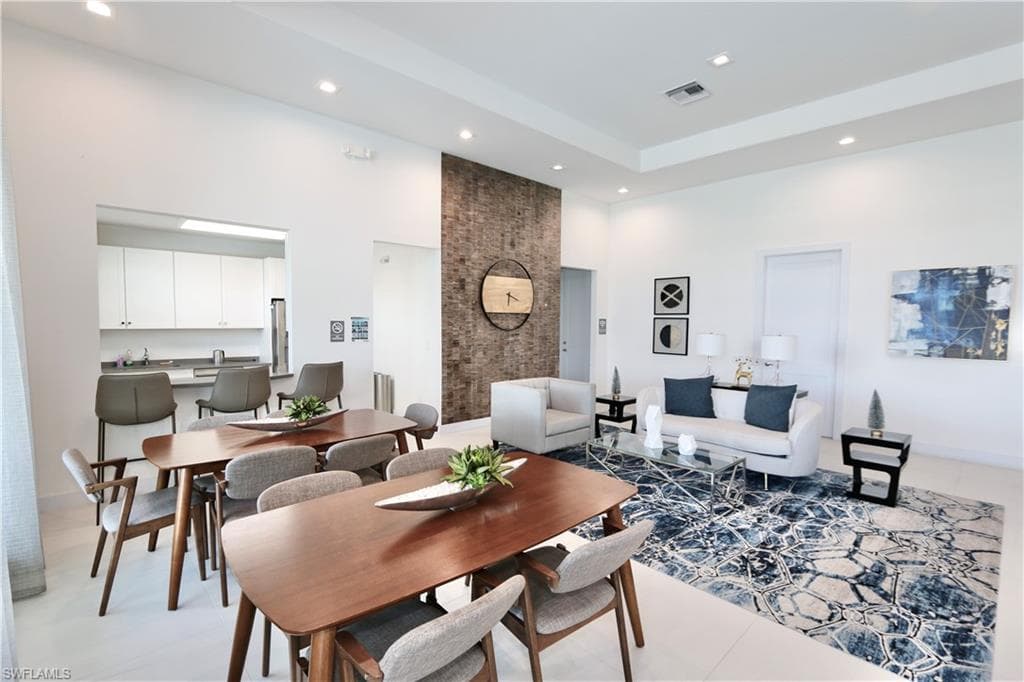 7352 Rockefeller DR, NAPLES FL 34119-34