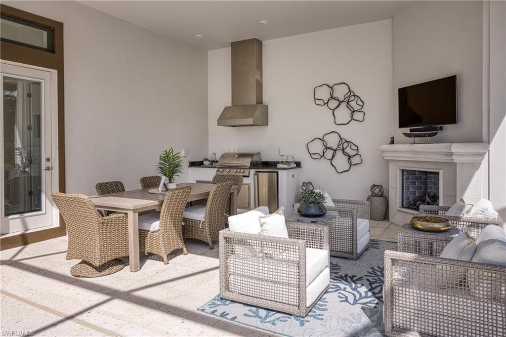 15266 Arpino CT, NAPLES FL 34114-40