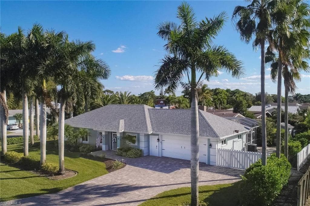 60 4th ST, BONITA SPRINGS FL 34134-1