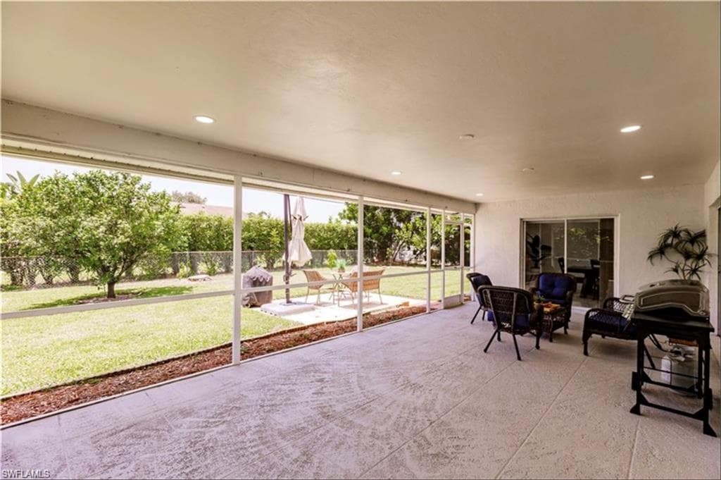 96 Wickliffe DR, NAPLES FL 34110-17