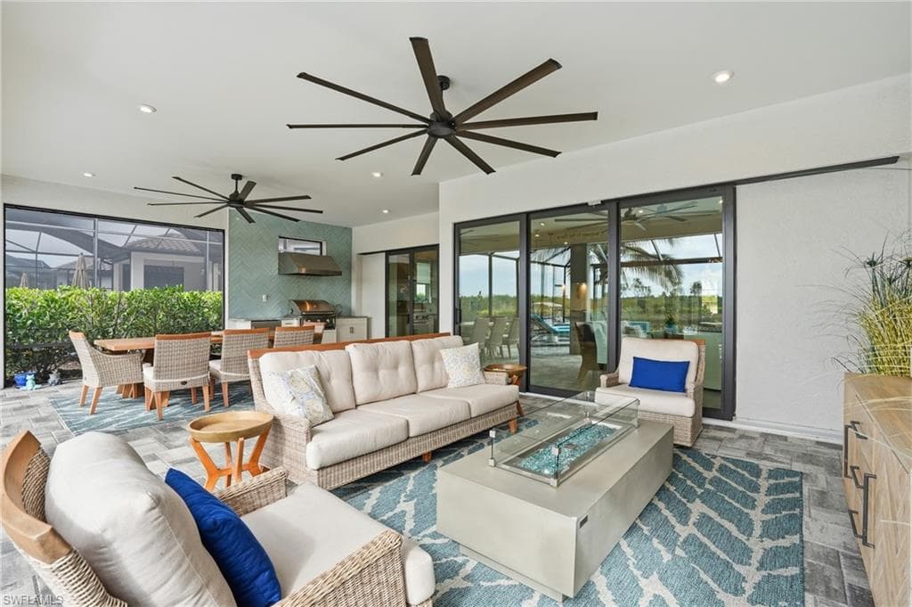 11591 Canal Grande DR, FORT MYERS FL 33913-28