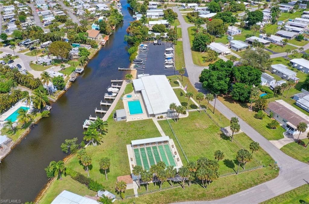 41 Sonderhen DR, NAPLES FL 34114-26