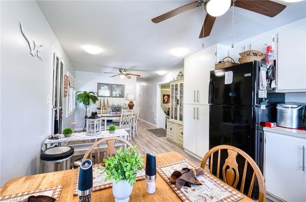 41 Sonderhen DR, NAPLES FL 34114-1