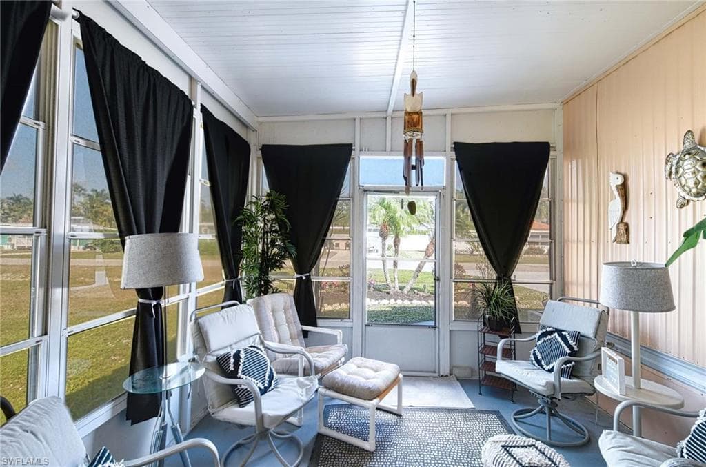 41 Sonderhen DR, NAPLES FL 34114-16