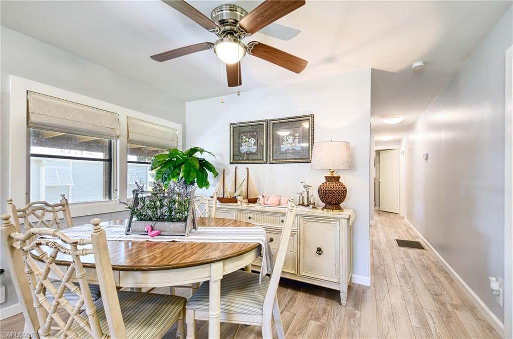 41 Sonderhen DR, NAPLES FL 34114-2