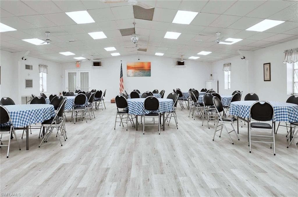 41 Sonderhen DR, NAPLES FL 34114-27