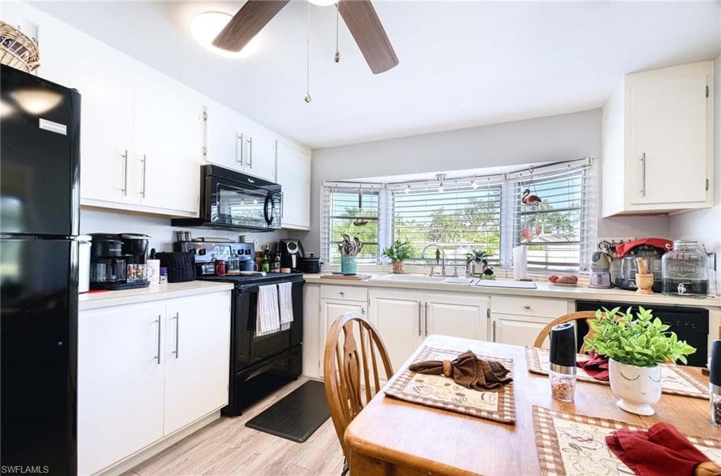 41 Sonderhen DR, NAPLES FL 34114-4